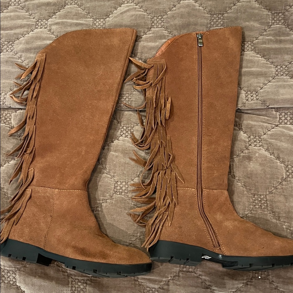 Catherine Malandrino Tan and Black faux Suede Boots